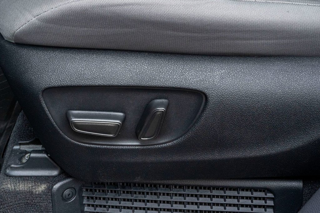 2023 Toyota Sienna hybride LE **JAMAIS ACCIDENTÉ+8 PASSAGERS+CAMÉRA+CARPLAY** in Charlemagne, Quebec - 21 - w1024h768px