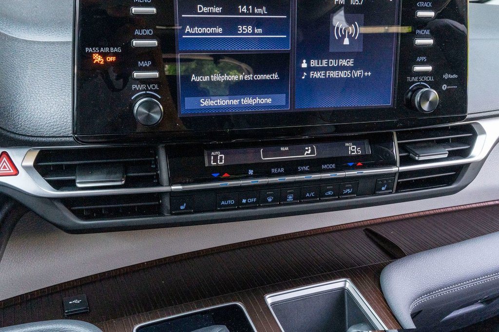 2023 Toyota Sienna hybride LE **JAMAIS ACCIDENTÉ+8 PASSAGERS+CAMÉRA+CARPLAY** in Charlemagne, Quebec - 14 - w1024h768px
