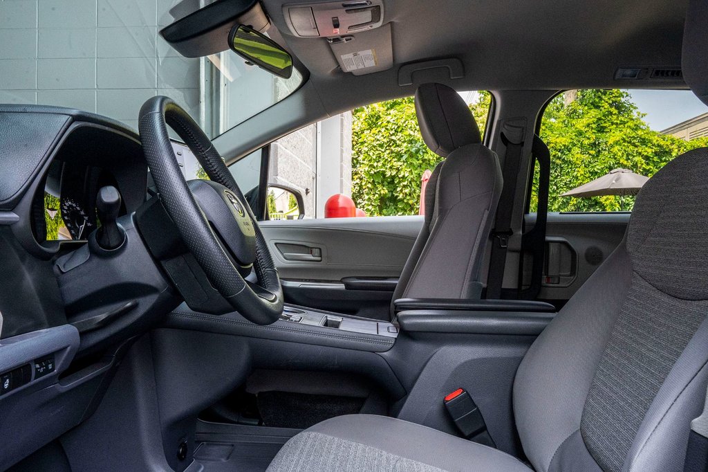 2023 Toyota Sienna hybride LE **JAMAIS ACCIDENTÉ+8 PASSAGERS+CAMÉRA+CARPLAY** in Charlemagne, Quebec - 20 - w1024h768px