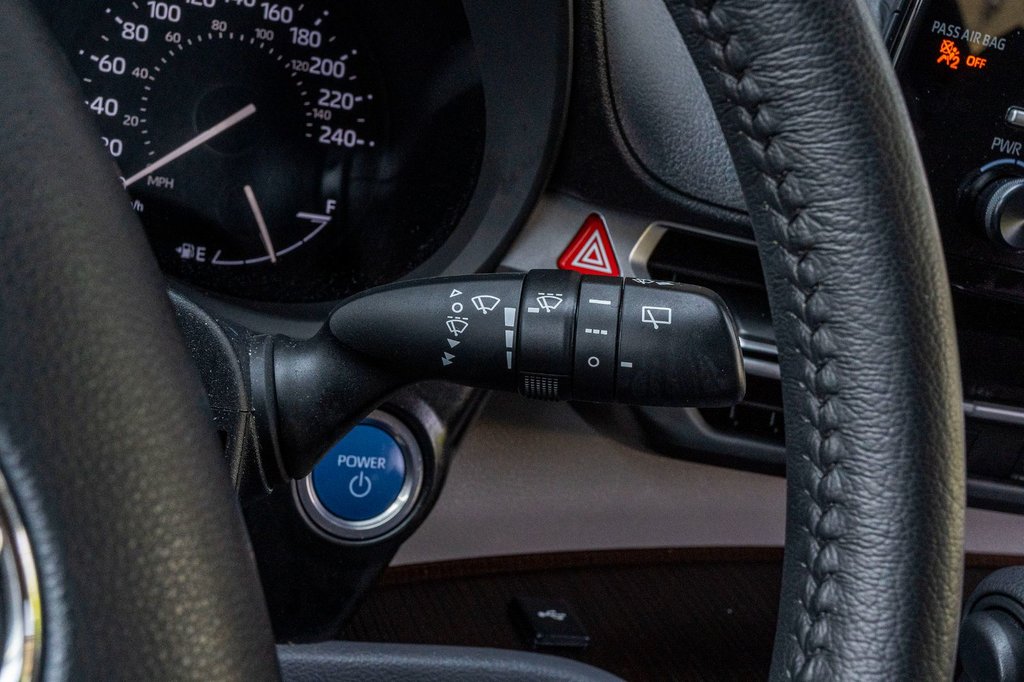 2023 Toyota Sienna hybride LE **JAMAIS ACCIDENTÉ+8 PASSAGERS+CAMÉRA+CARPLAY** in Charlemagne, Quebec - 18 - w1024h768px
