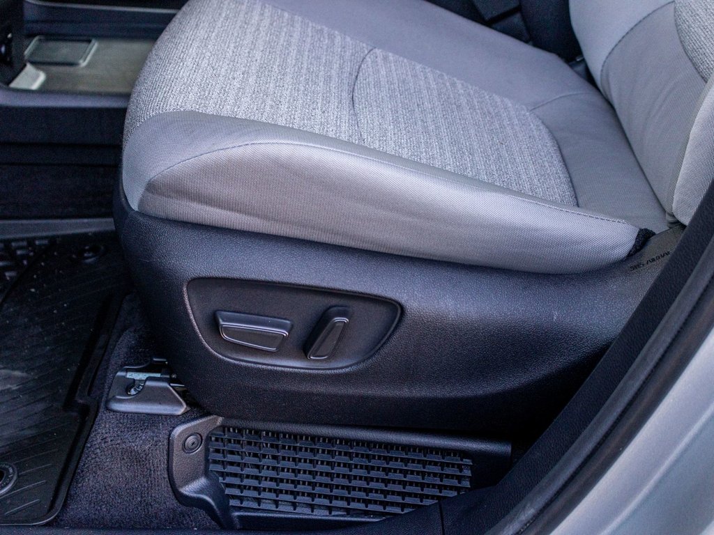 Toyota Sienna hybride LE AWD **JAMAIS ACCIDENTÉ+CARPLAY+CAMÉRA** 2025 à Saint-Jérôme, Québec - 26 - w1024h768px