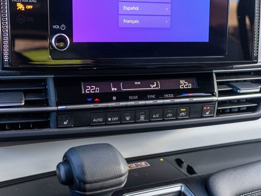 Toyota Sienna hybride LE AWD **JAMAIS ACCIDENTÉ+CARPLAY+CAMÉRA** 2025 à Saint-Jérôme, Québec - 18 - w1024h768px