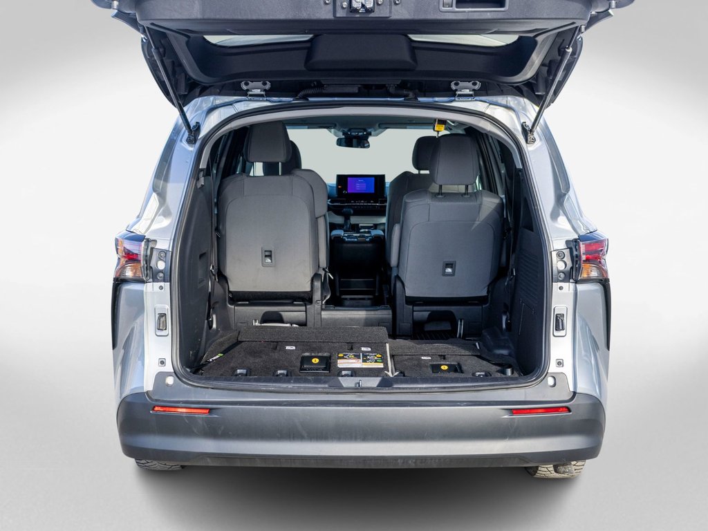 Toyota Sienna hybride LE AWD **JAMAIS ACCIDENTÉ+CARPLAY+CAMÉRA** 2025 à Saint-Jérôme, Québec - 32 - w1024h768px