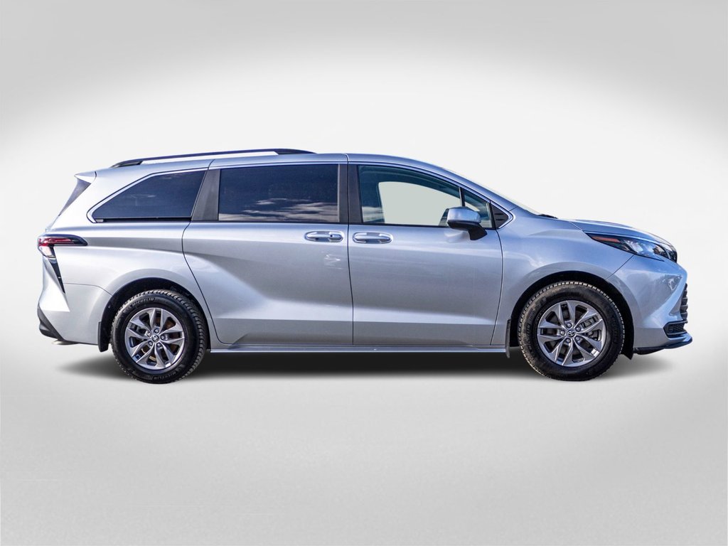 Toyota Sienna hybride LE AWD **JAMAIS ACCIDENTÉ+CARPLAY+CAMÉRA** 2025 à Saint-Jérôme, Québec - 6 - w1024h768px