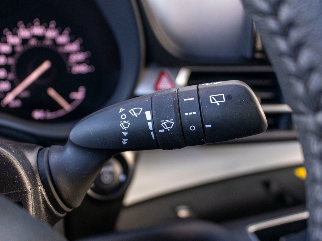 Toyota Sienna hybride LE AWD **JAMAIS ACCIDENTÉ+CARPLAY+CAMÉRA** 2025 à Saint-Jérôme, Québec - 21 - w1024h768px