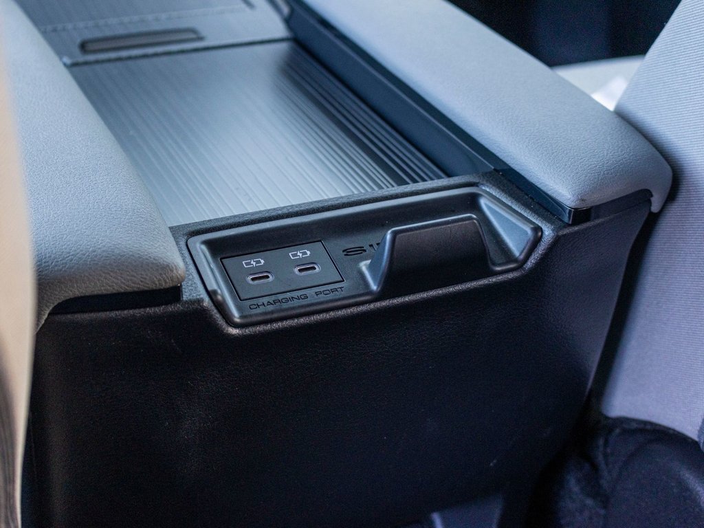 Toyota Sienna hybride LE AWD **JAMAIS ACCIDENTÉ+CARPLAY+CAMÉRA** 2025 à Saint-Jérôme, Québec - 10 - w1024h768px