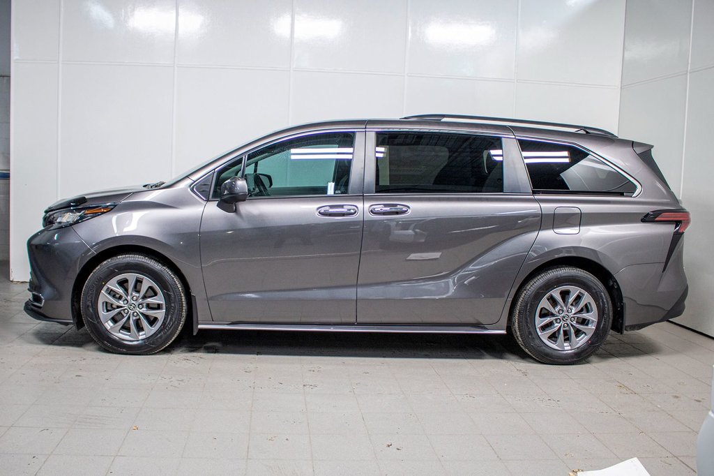 2022  Sienna Hybrid XLE **JAMAIS ACCIDENTÉ** CUIR+TOIT+8 PASSAGERS in Charlemagne, Quebec - 3 - w1024h768px