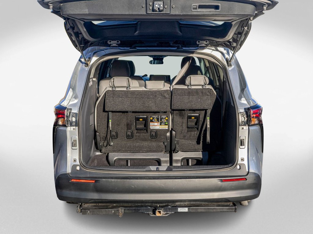 2024 Toyota Sienna LE AWD *JAMAIS ACCIDENTÉ* in Charlemagne, Quebec - 30 - w1024h768px