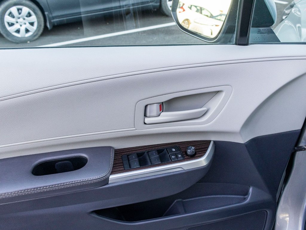 2024 Toyota Sienna LE AWD *JAMAIS ACCIDENTÉ* in Charlemagne, Quebec - 26 - w1024h768px