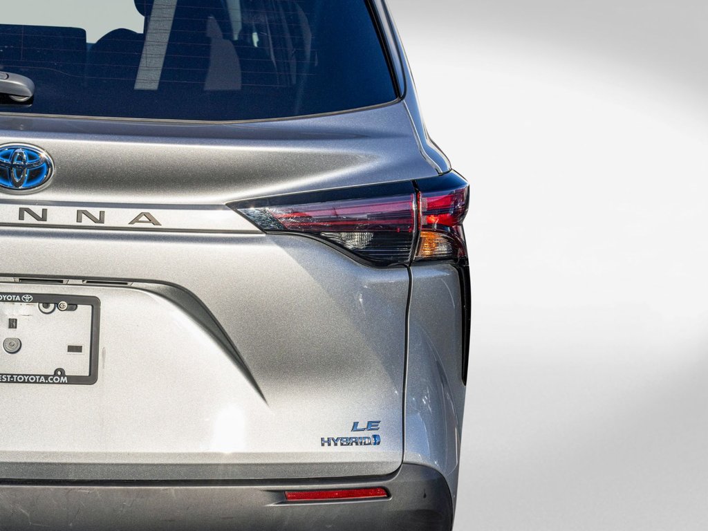 2024 Toyota Sienna LE AWD *JAMAIS ACCIDENTÉ* in Charlemagne, Quebec - 32 - w1024h768px