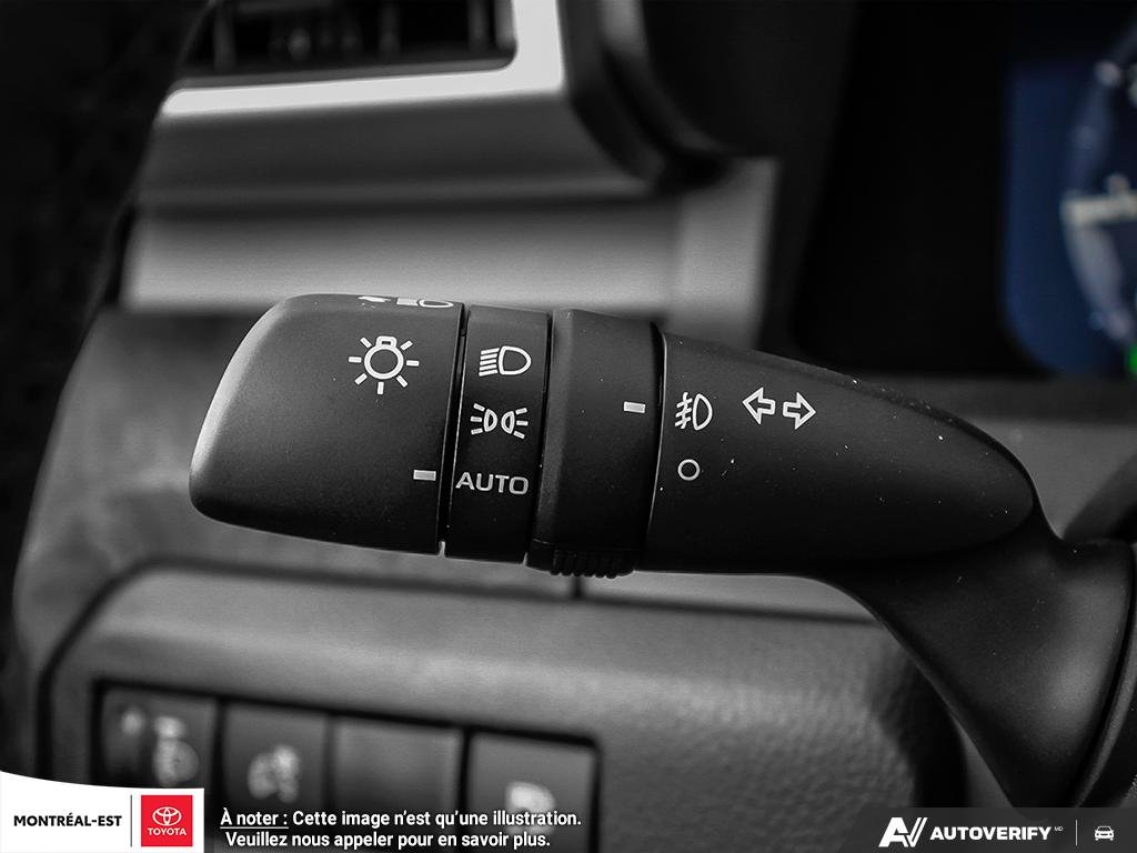 2025 Toyota Tacoma Hybrid Limited in Charlemagne, Quebec - 25 - w1024h768px