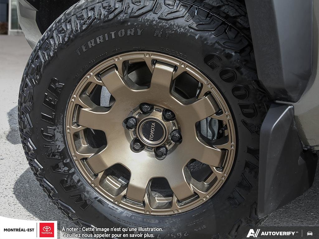 2025 Toyota Tacoma Hybrid Trailhunter in Charlemagne, Quebec - 8 - w1024h768px