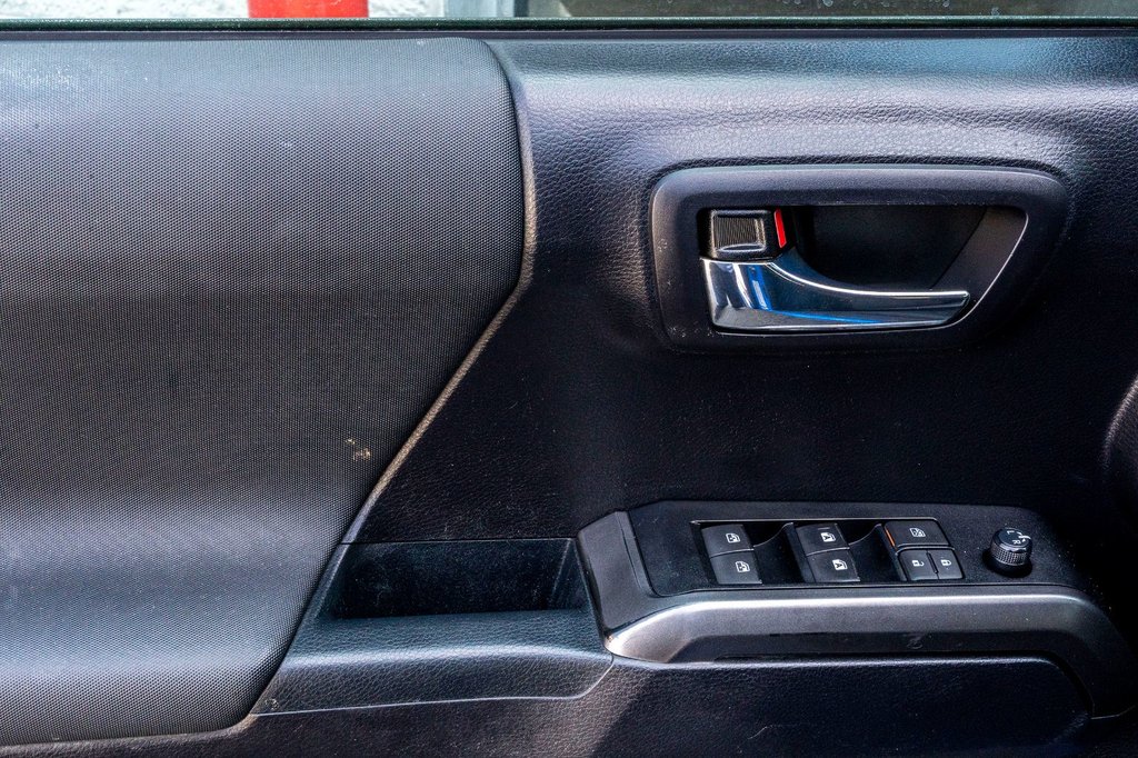 2020 Toyota Tacoma DOUBLECAB TRD OFFROAD **BOITE DE 5PI+CAMÉRA+MAG** in Charlemagne, Quebec - 22 - w1024h768px