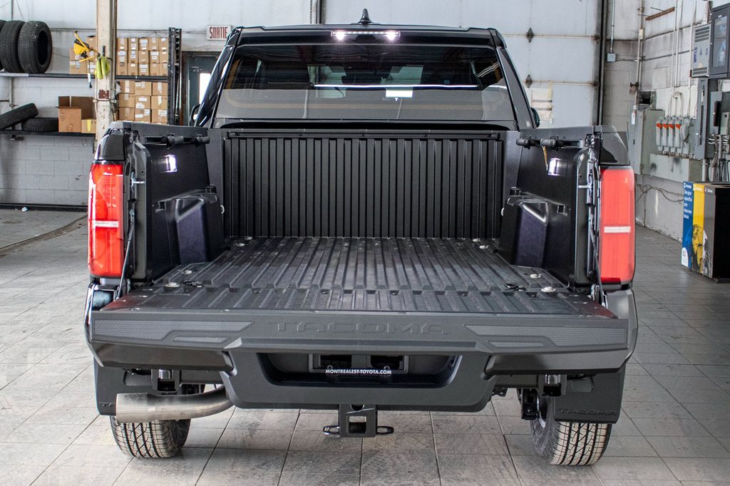 2025 Toyota Tacoma SR5 in Charlemagne, Quebec - 31 - w1024h768px