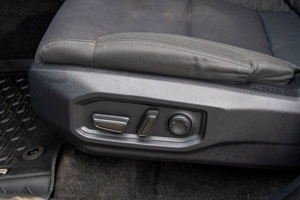 Toyota Tundra TRD OFFROAD CREWMAX **SIÈGES CHAUFFANTS+CARPLAY** 2023 à Charlemagne, Québec - 22 - w1024h768px