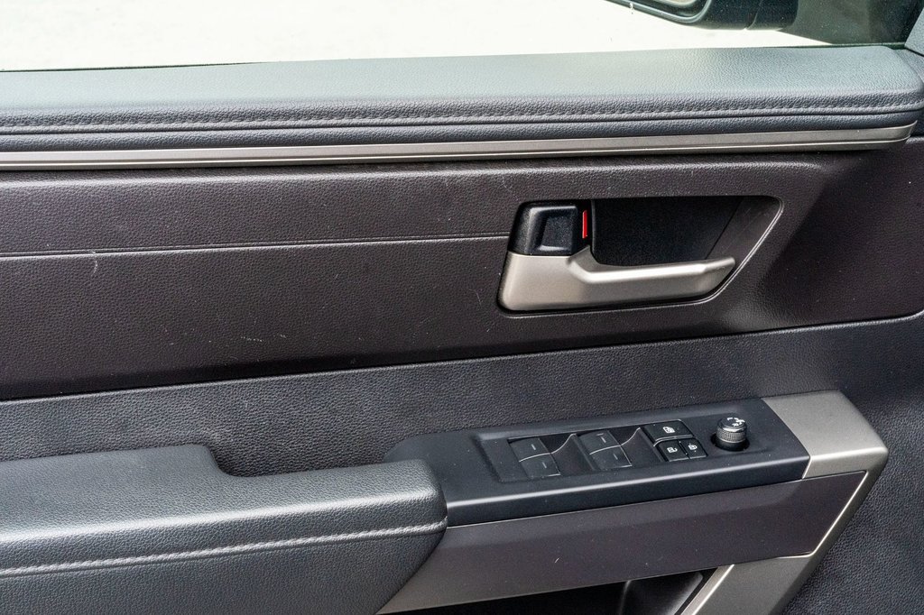 Toyota Tundra TRD OFFROAD CREWMAX **SIÈGES CHAUFFANTS+CARPLAY** 2023 à Charlemagne, Québec - 23 - w1024h768px