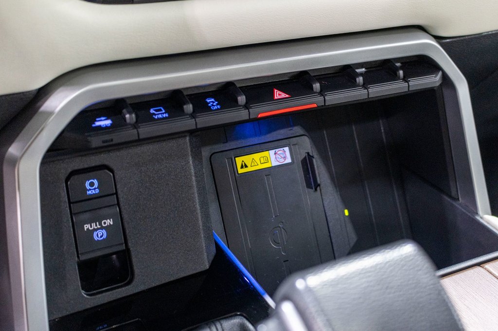 2023 Toyota Tundra Capstone Hybrid in Charlemagne, Quebec - 17 - w1024h768px