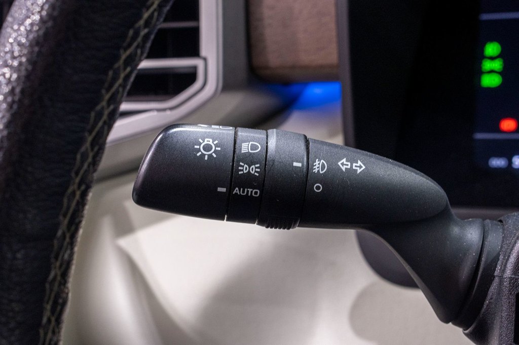 2023 Toyota Tundra Capstone Hybrid in Charlemagne, Quebec - 19 - w1024h768px