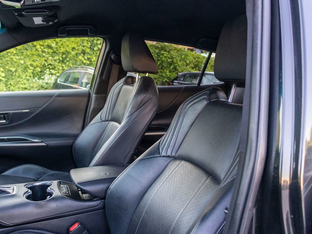 Toyota Venza XLE AWD **CUIR+19PO+CAMÉRA+CARPLAY+ANDROID AUTO** 2021 à Charlemagne, Québec - 27 - w1024h768px
