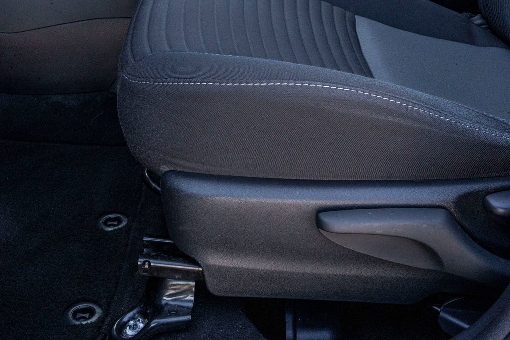 Toyota Yaris Hatchback LE 2019 à Charlemagne, Québec - 21 - w1024h768px