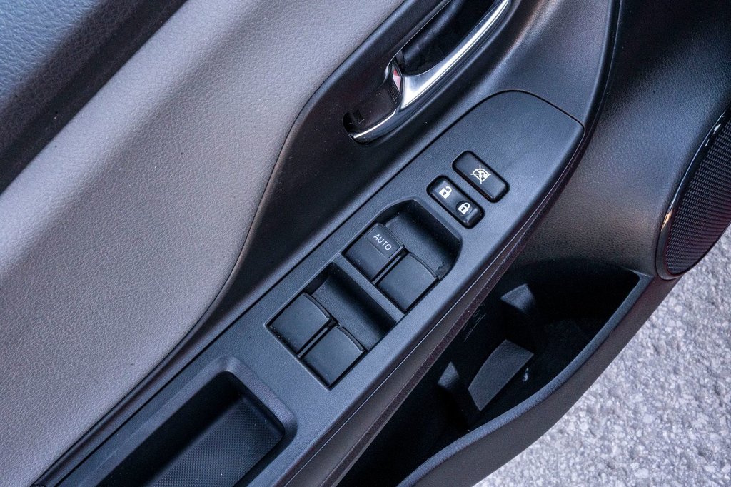Toyota Yaris Hatchback LE 2019 à Charlemagne, Québec - 23 - w1024h768px