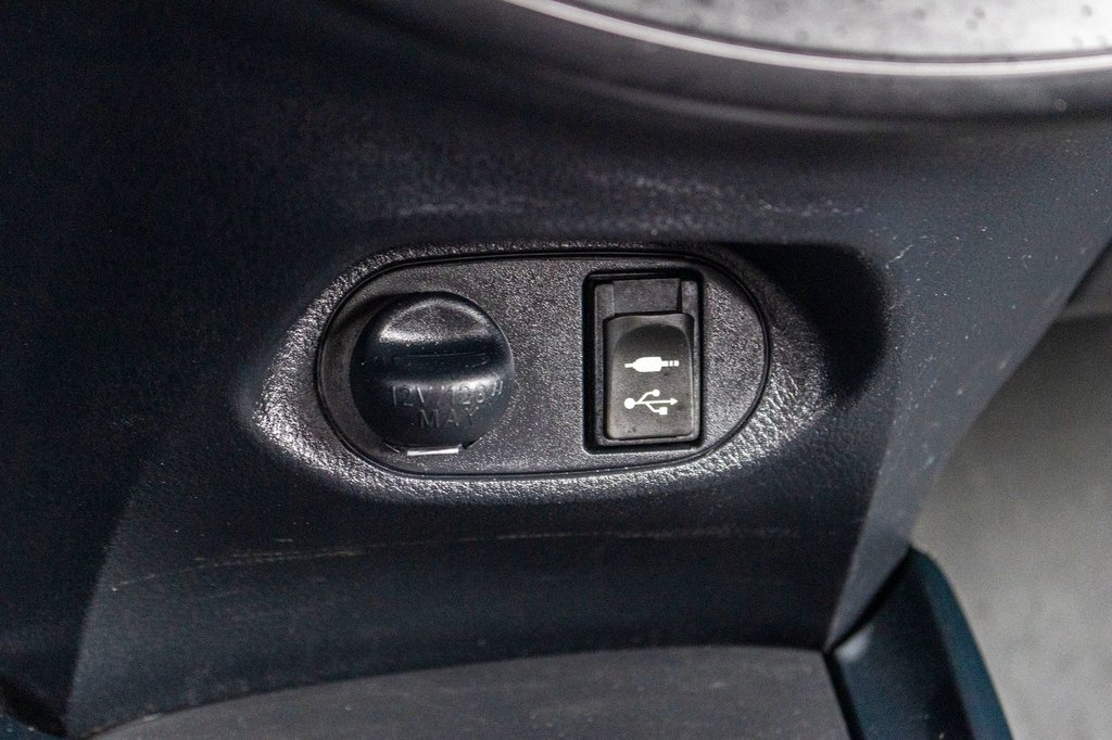 Toyota Yaris SE **MANUELLE**AILERON+AIR CLIMATISÉ+BLUETOOTH** 2017 à Charlemagne, Québec - 16 - w1024h768px