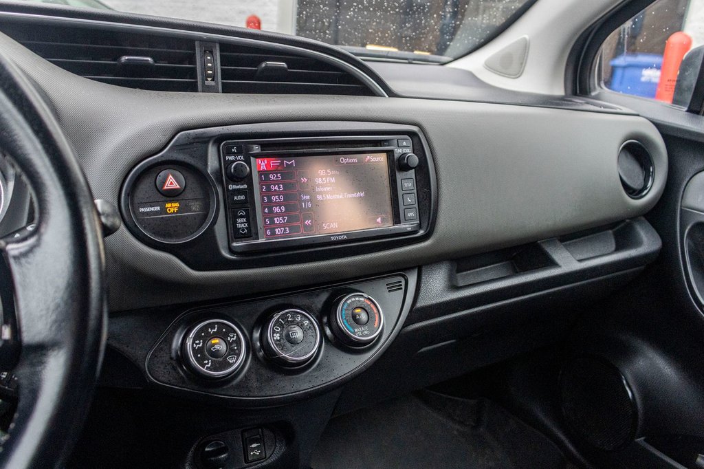 Toyota Yaris SE **MANUELLE**AILERON+AIR CLIMATISÉ+BLUETOOTH** 2017 à Charlemagne, Québec - 12 - w1024h768px
