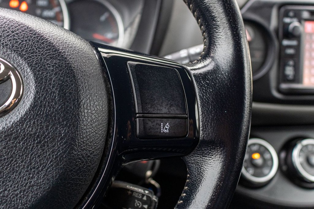 Toyota Yaris SE **MANUELLE**AILERON+AIR CLIMATISÉ+BLUETOOTH** 2017 à Charlemagne, Québec - 11 - w1024h768px