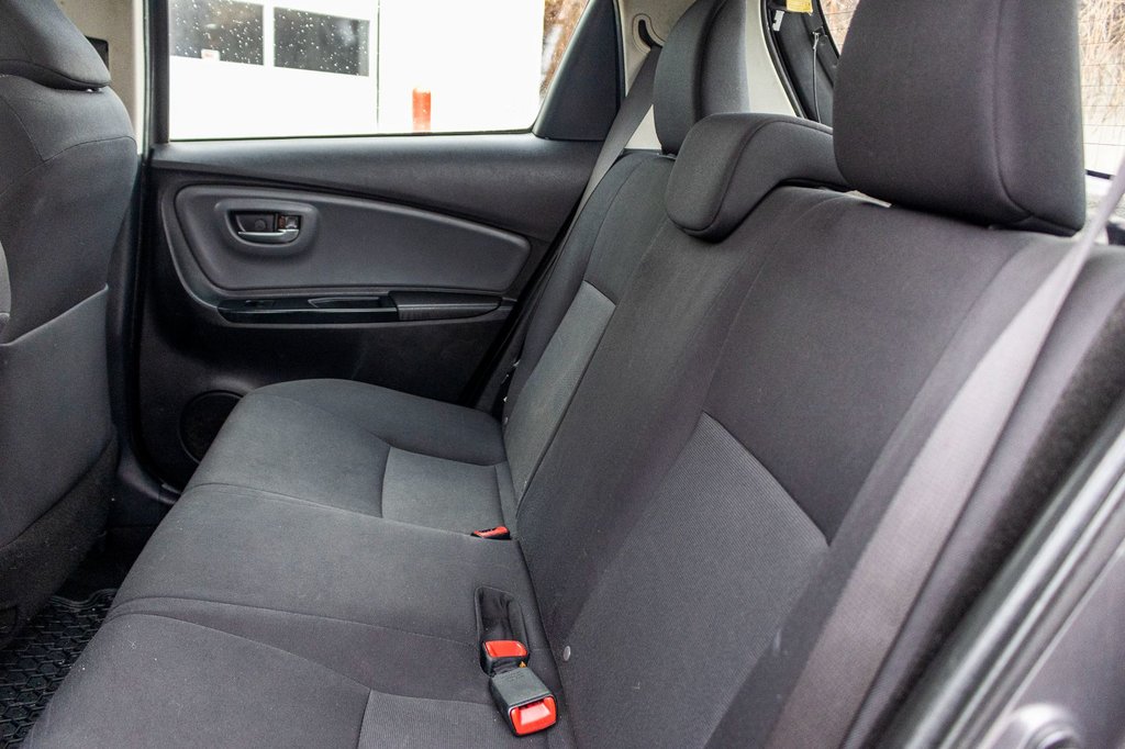 Toyota Yaris SE **MANUELLE**AILERON+AIR CLIMATISÉ+BLUETOOTH** 2017 à Charlemagne, Québec - 27 - w1024h768px
