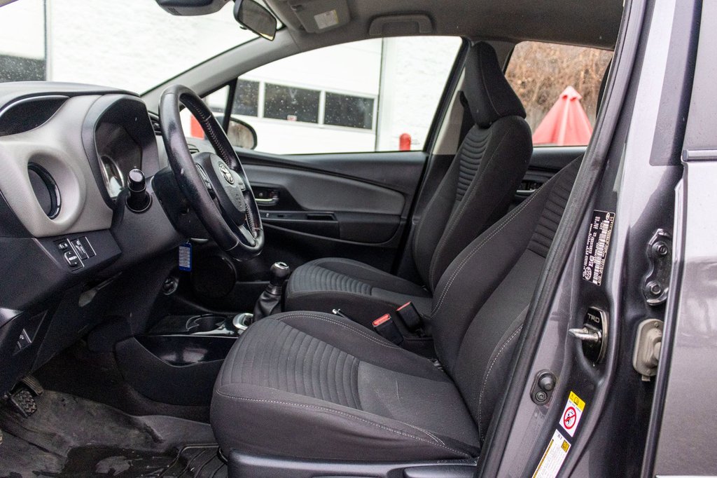Toyota Yaris SE **MANUELLE**AILERON+AIR CLIMATISÉ+BLUETOOTH** 2017 à Charlemagne, Québec - 22 - w1024h768px
