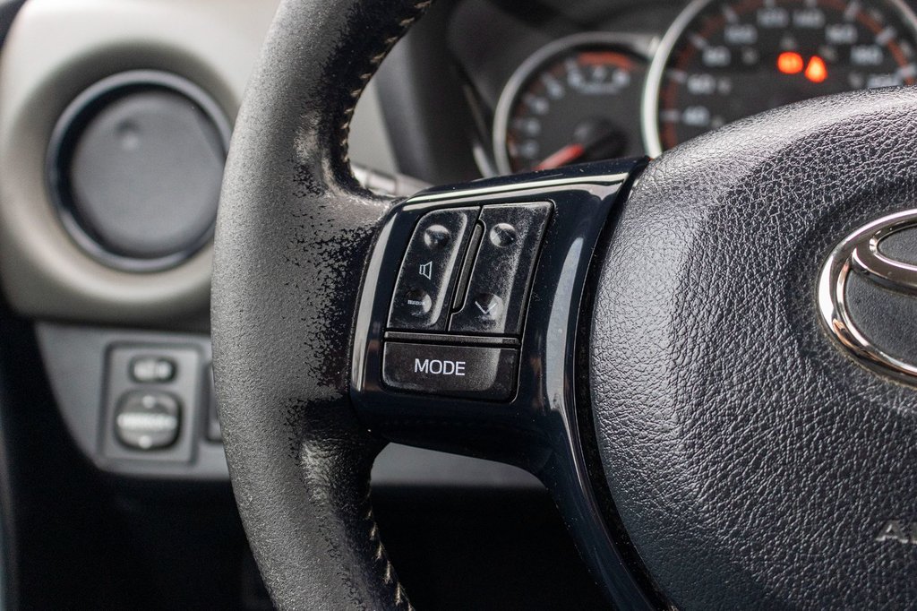 Toyota Yaris SE **MANUELLE**AILERON+AIR CLIMATISÉ+BLUETOOTH** 2017 à Charlemagne, Québec - 10 - w1024h768px