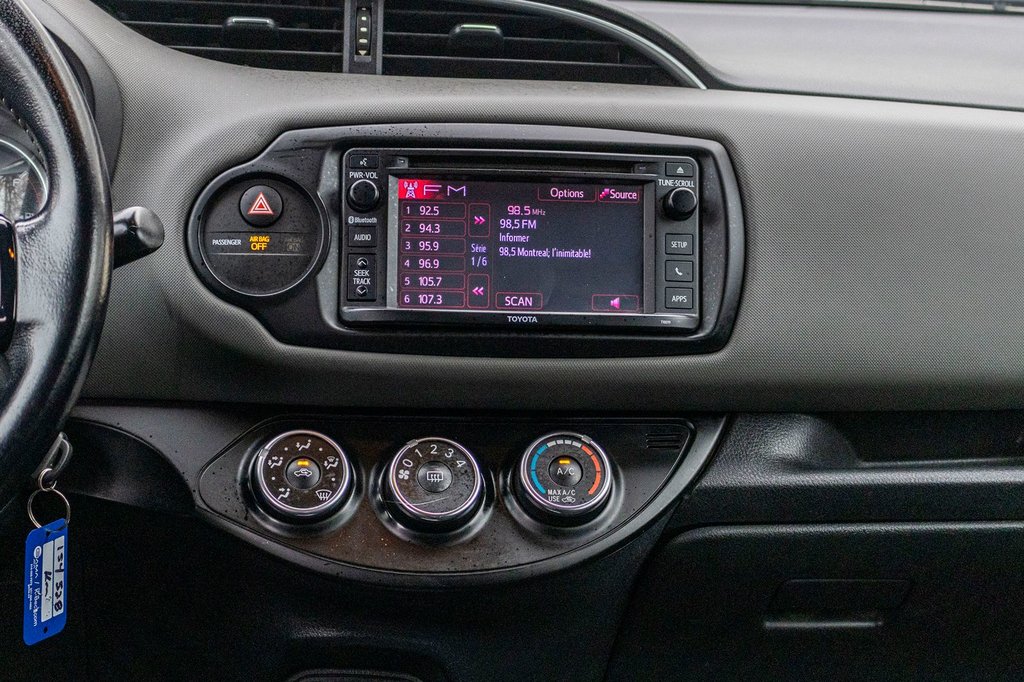 Toyota Yaris SE **MANUELLE**AILERON+AIR CLIMATISÉ+BLUETOOTH** 2017 à Charlemagne, Québec - 8 - w1024h768px