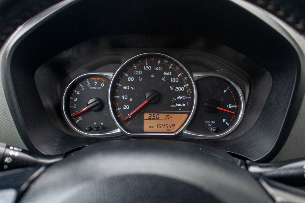 Toyota Yaris SE **MANUELLE**AILERON+AIR CLIMATISÉ+BLUETOOTH** 2017 à Charlemagne, Québec - 17 - w1024h768px