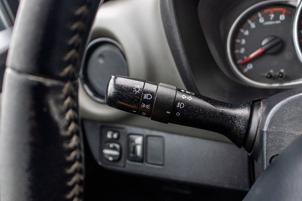 Toyota Yaris SE **MANUELLE**AILERON+AIR CLIMATISÉ+BLUETOOTH** 2017 à Charlemagne, Québec - 18 - w1024h768px