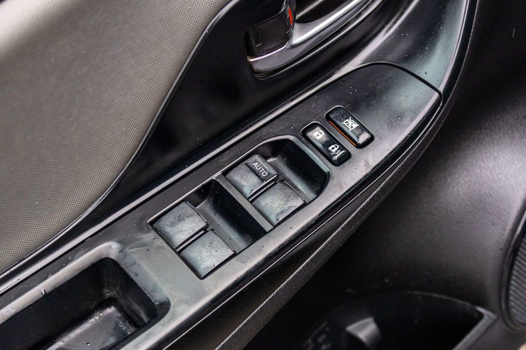 Toyota Yaris SE **MANUELLE**AILERON+AIR CLIMATISÉ+BLUETOOTH** 2017 à Charlemagne, Québec - 26 - w1024h768px