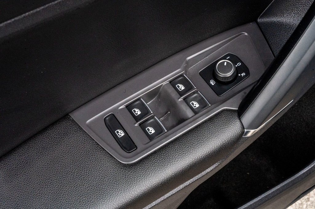 2018 Volkswagen Tiguan CONFORTLINE **CUIR+TOIT+MAG+CAMÉRA+BLUETOOTH** in Charlemagne, Quebec - 23 - w1024h768px
