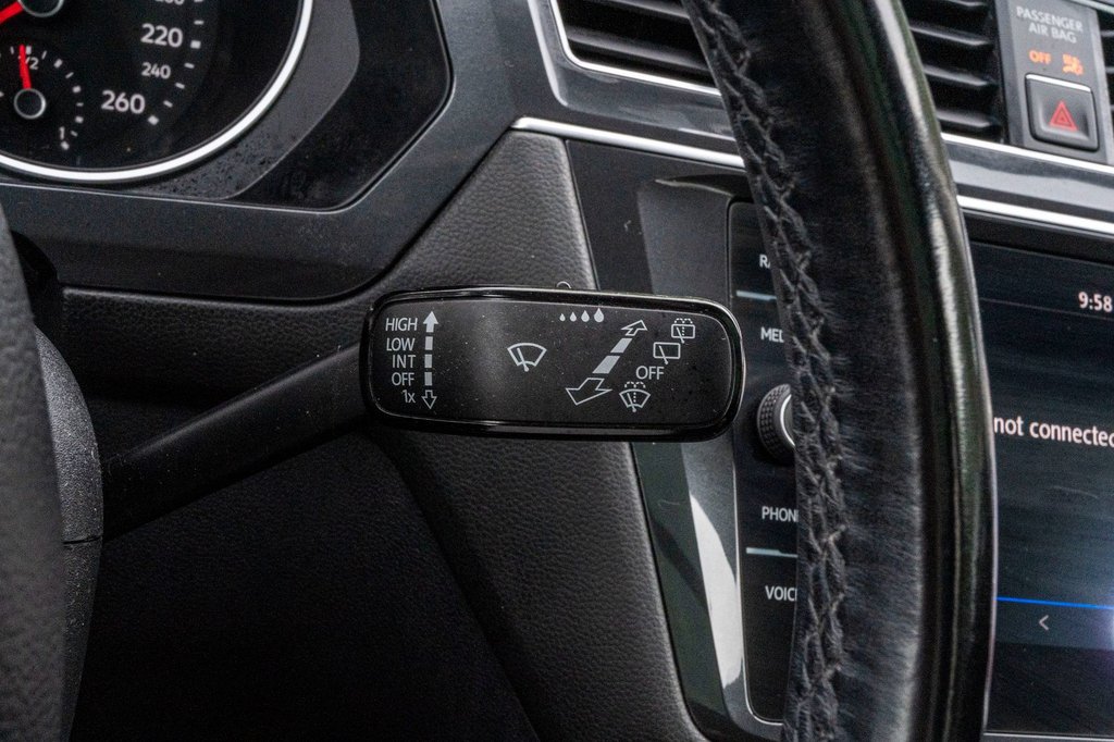 2018 Volkswagen Tiguan CONFORTLINE **CUIR+TOIT+MAG+CAMÉRA+BLUETOOTH** in Charlemagne, Quebec - 18 - w1024h768px