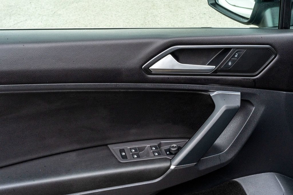2018 Volkswagen Tiguan CONFORTLINE **CUIR+TOIT+MAG+CAMÉRA+BLUETOOTH** in Charlemagne, Quebec - 22 - w1024h768px