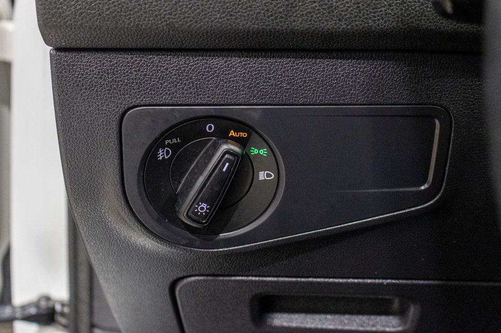 2018 Volkswagen Tiguan TRENDLINE **JAMAIS ACCIDENTÉ+CARPLAY+MAG+CAMÉRA** in Charlemagne, Quebec - 21 - w1024h768px