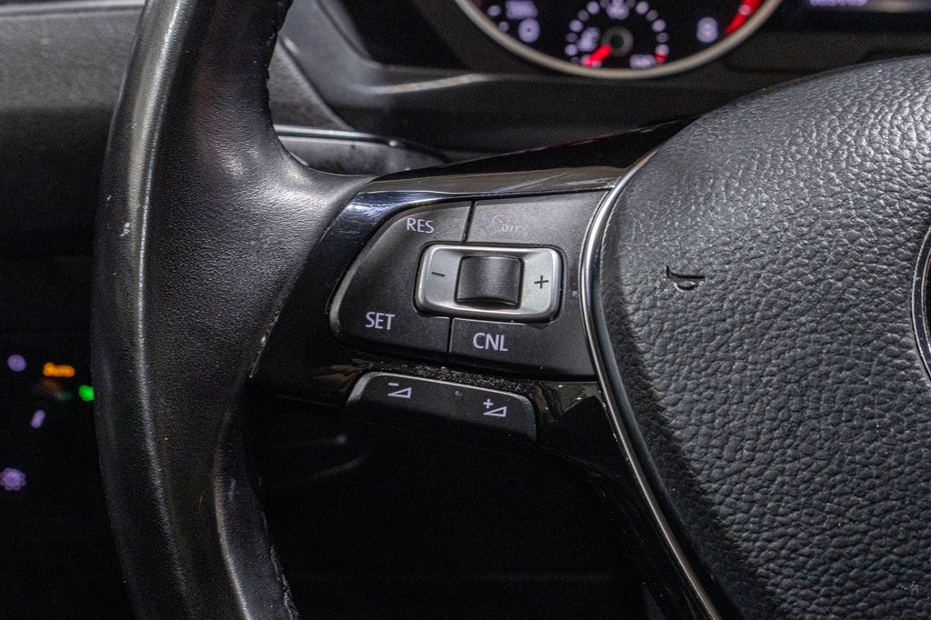 2018 Volkswagen Tiguan TRENDLINE **JAMAIS ACCIDENTÉ+CARPLAY+MAG+CAMÉRA** in Charlemagne, Quebec - 11 - w1024h768px