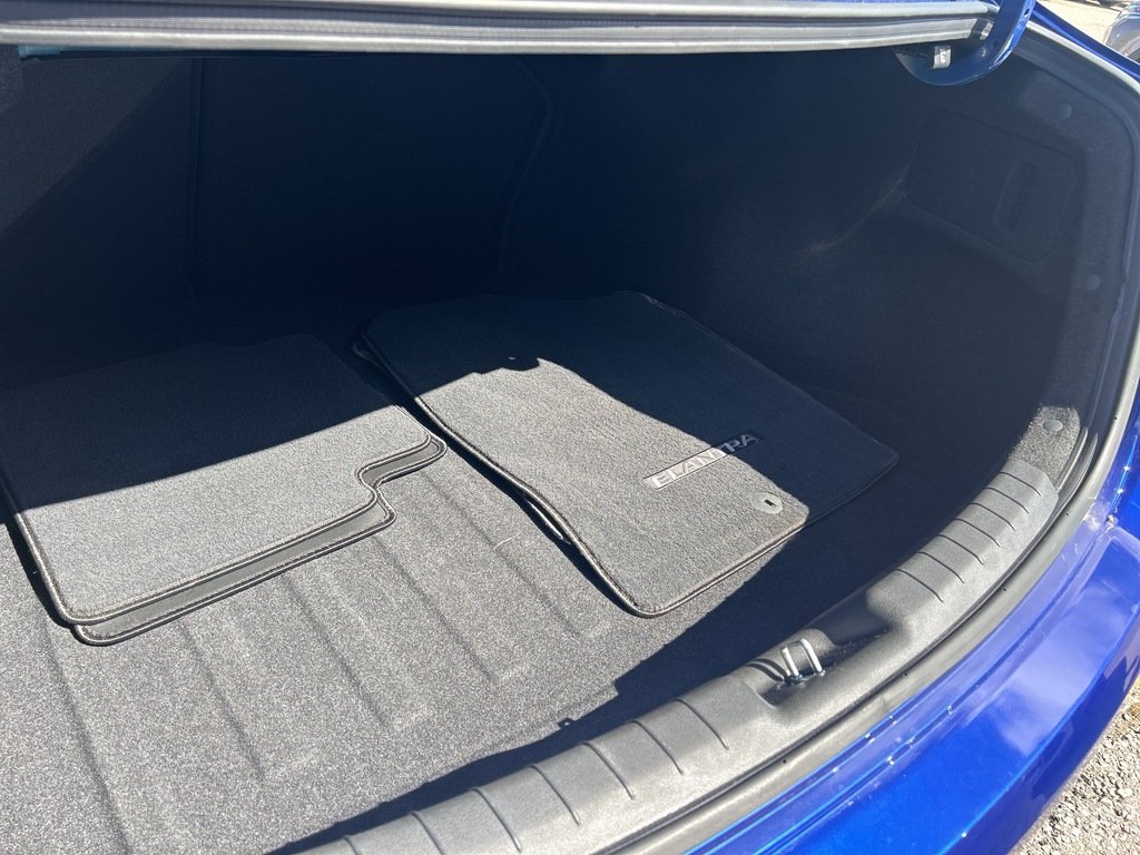 2019  Elantra Sedan Preferred at in Aurora, Ontario - 12 - w1024h768px