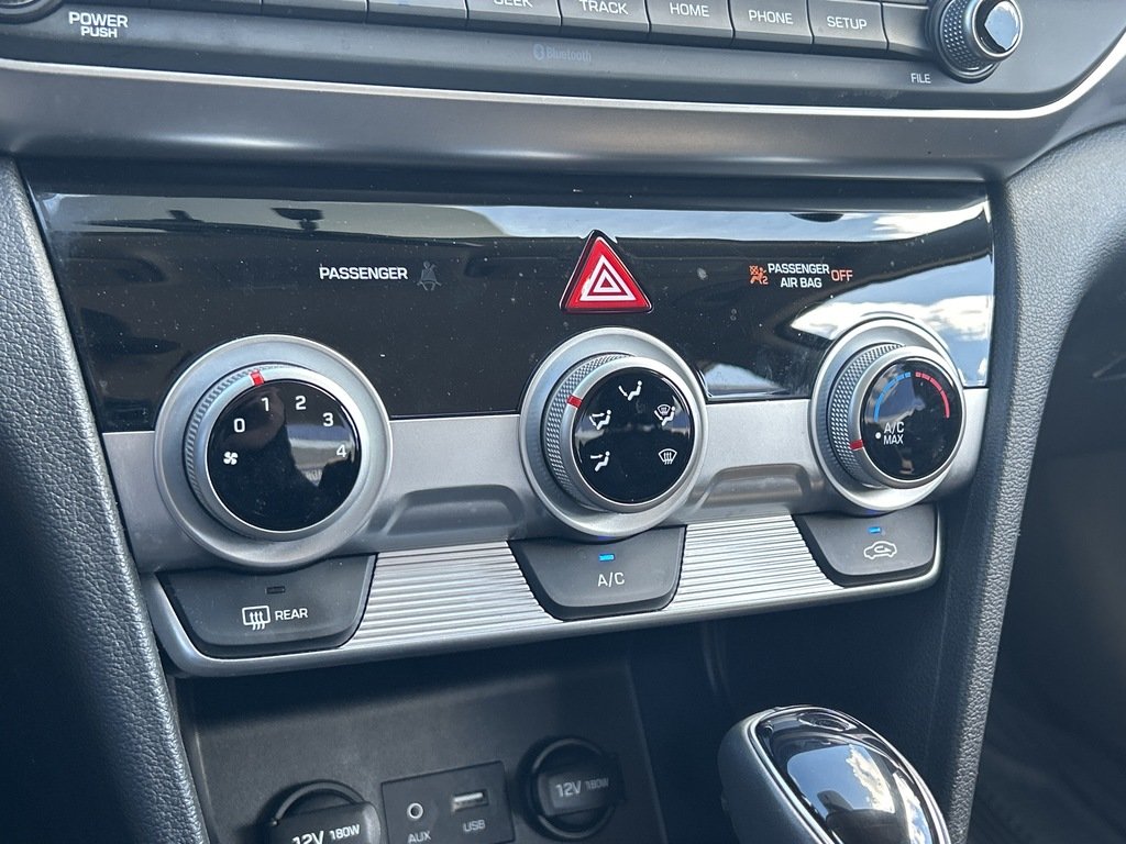 2019  Elantra Sedan Preferred at in Aurora, Ontario - 17 - w1024h768px