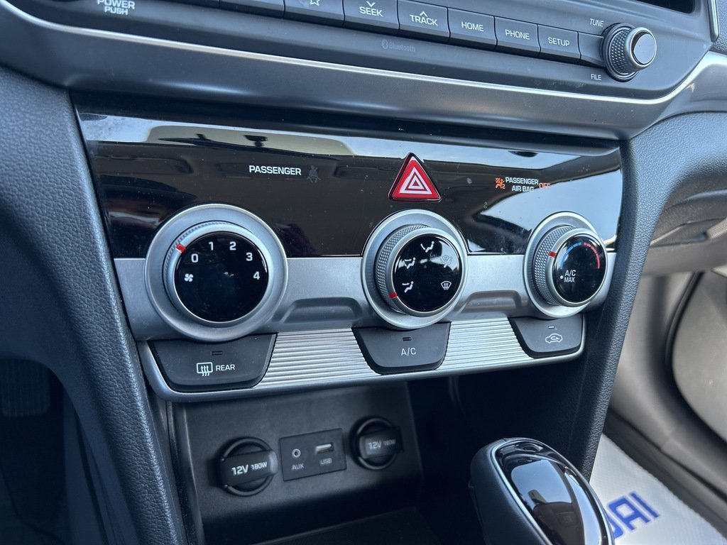 2019  Elantra Sedan Preferred at in Aurora, Ontario - 18 - w1024h768px
