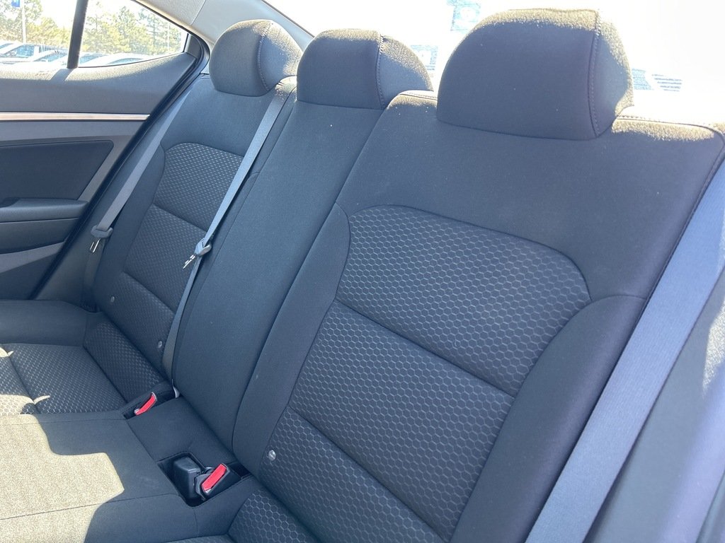 2019  Elantra Sedan Preferred at in Aurora, Ontario - 11 - w1024h768px