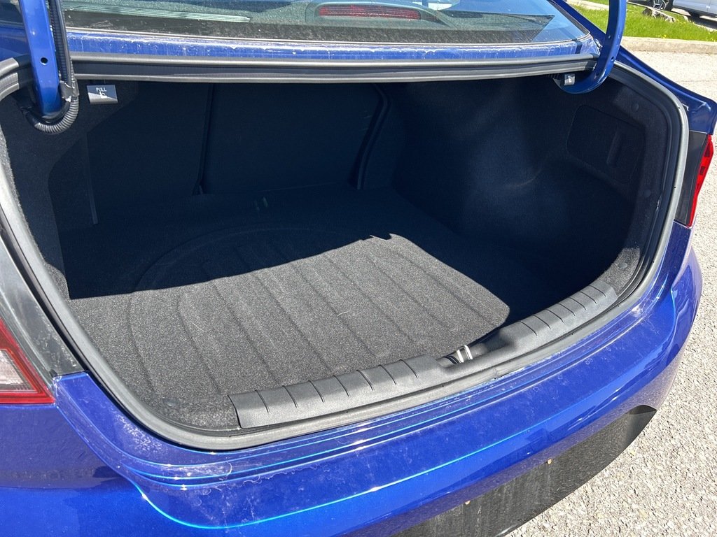 2019  Elantra Sedan Preferred at in Aurora, Ontario - 12 - w1024h768px
