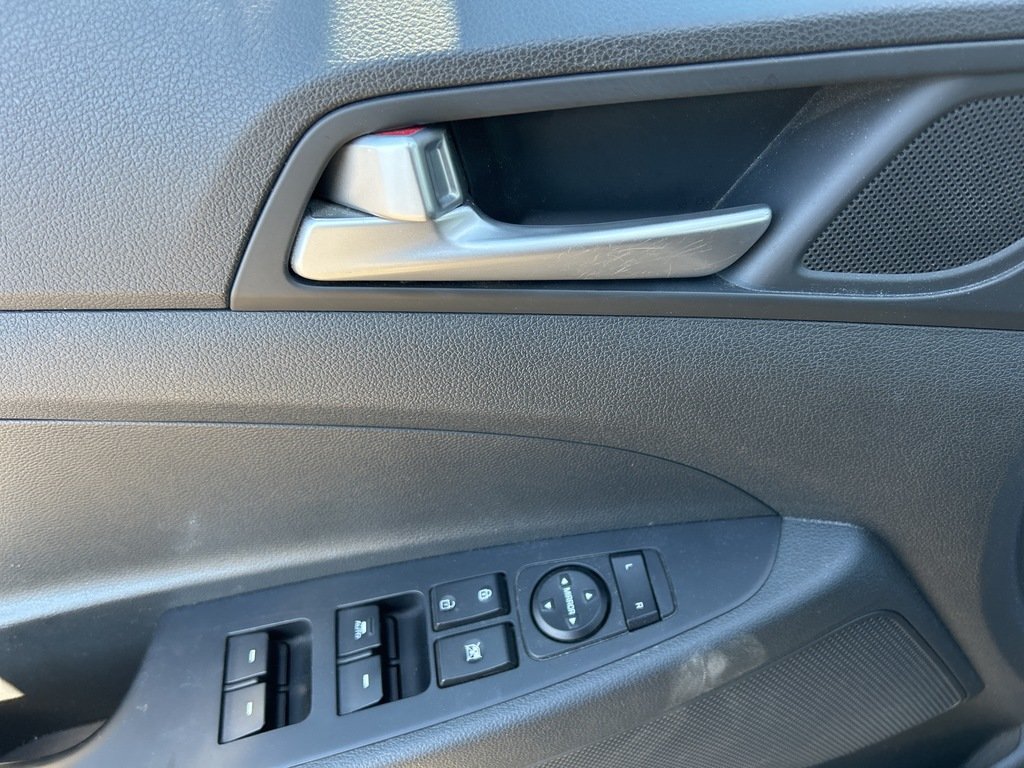 2019  Tucson AWD 2.0L Preferred in Aurora, Ontario - 13 - w1024h768px