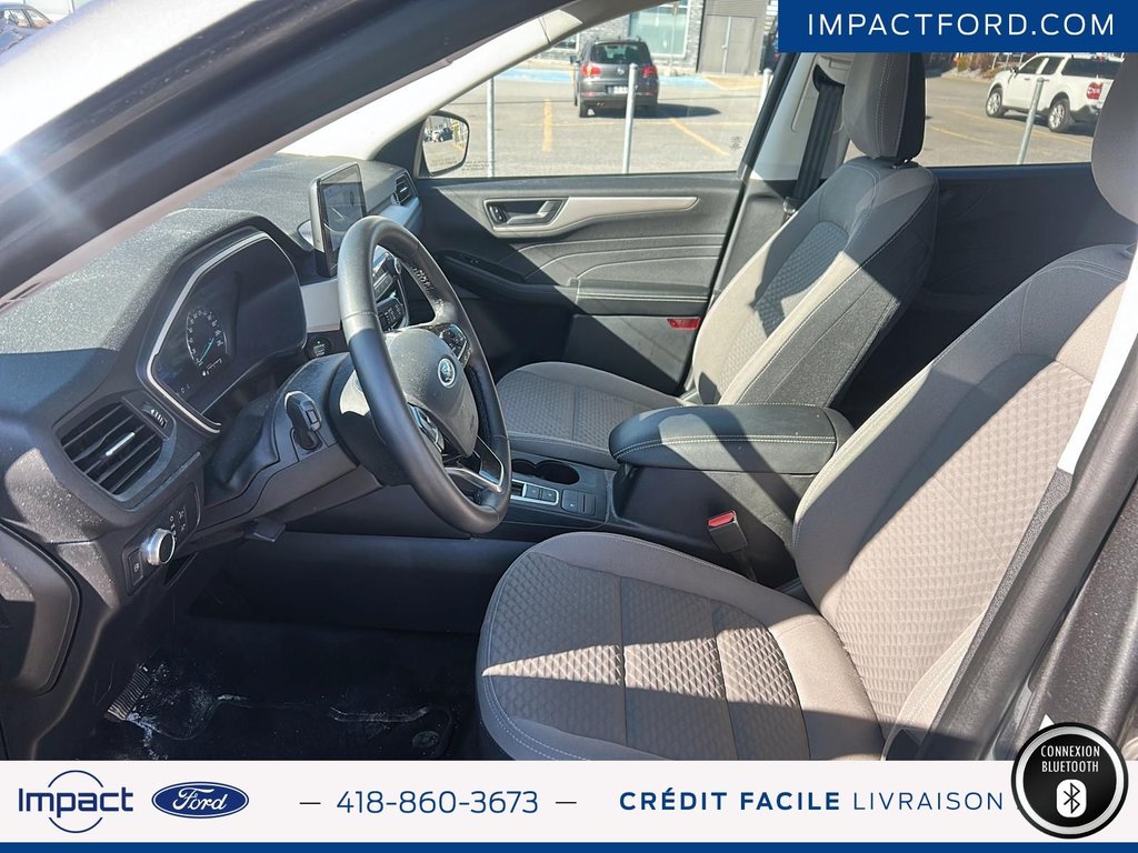 2022 Ford Escape SE Hybrid in Rivière-du-Loup, Quebec - 3 - w1024h768px