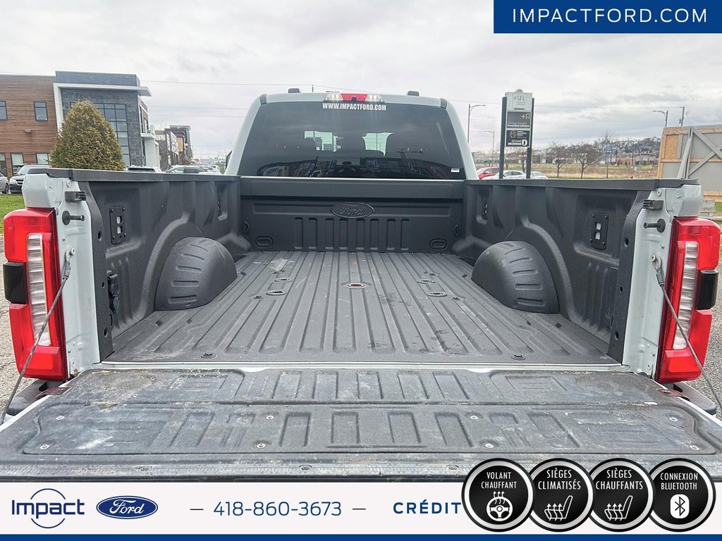 Ford Super Duty F-350 SRW Lariat 2025 à Rivière-du-Loup, Québec - 9 - w1024h768px