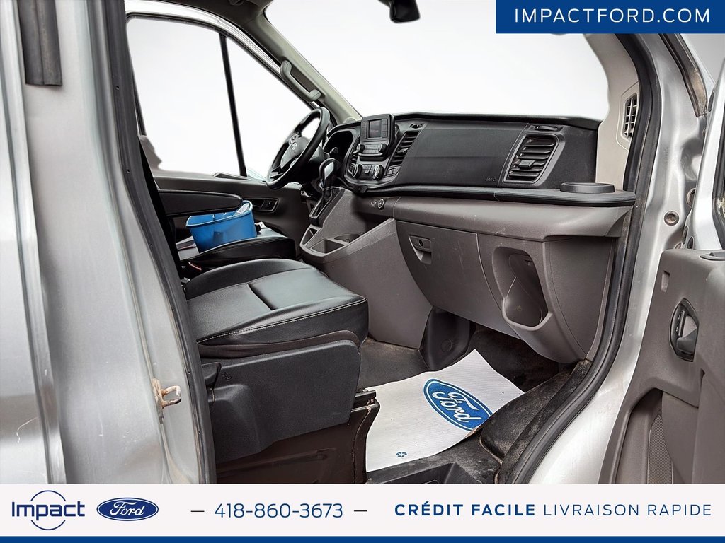 Ford Transit Cargo Van  2022 à Rivière-du-Loup, Québec - 3 - w1024h768px