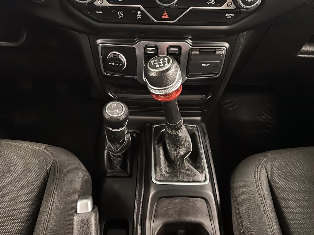 2021 Jeep Wrangler Willys in Chicoutimi, Quebec - 16 - w1024h768px